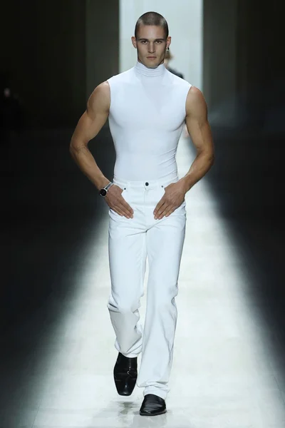 Look 2